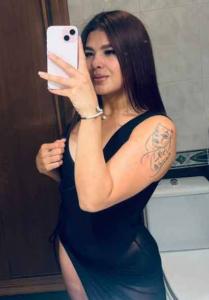661121893: Chica busca chico en Sevilla