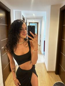 642149211: Chica busca chico en Ibiza
