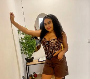 742025985: Chica busca chico en Valencia