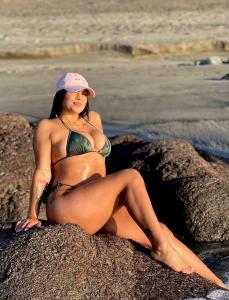 672144982: Chica busca chico en Barcelona