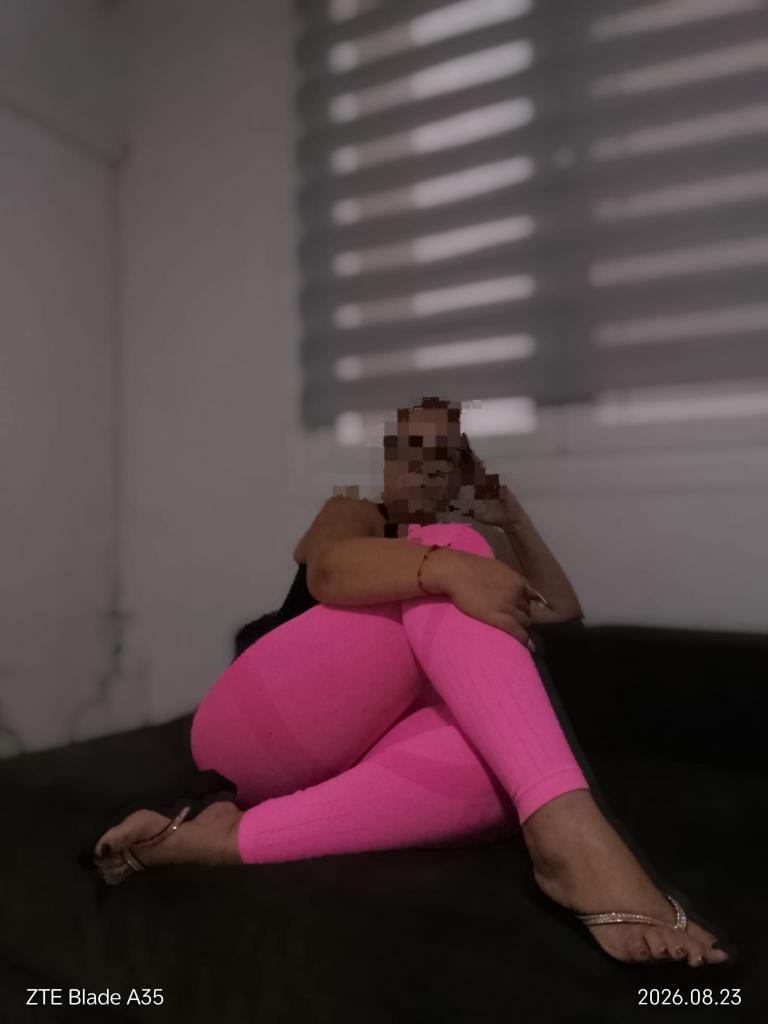 604385873: Chica busca chico en Murcia
