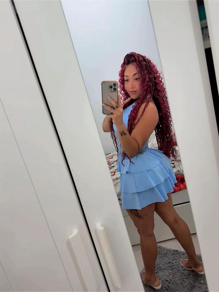 Chica busca chico en Huelva: Chica busca chico