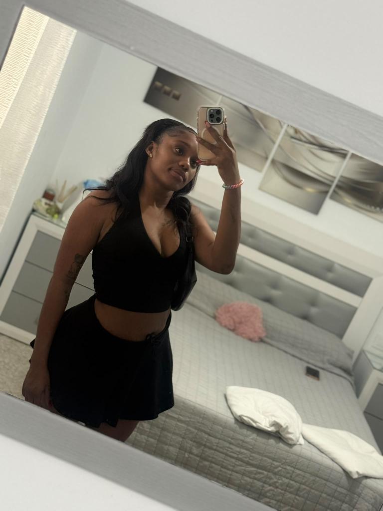Chica busca chico en Cádiz: 