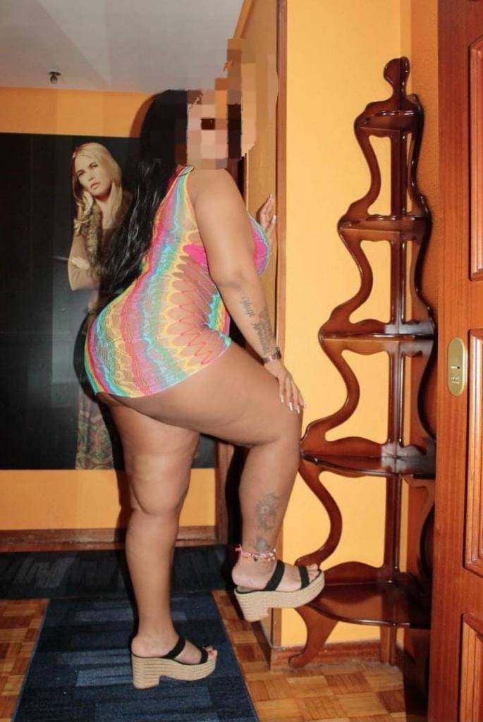 Chica busca chico en Almería: 