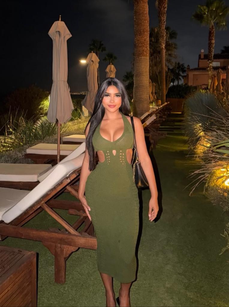 699330350: Chica busca chico en Málaga