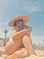672090272: Chica busca chico en Gerona