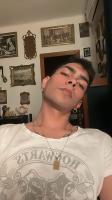 647270799: Chico busca chica en Barcelona
