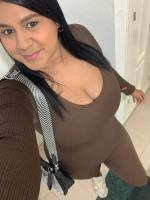 677315595: Chica busca chico en Sevilla