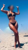 688394537: Chica busca chico en Madrid