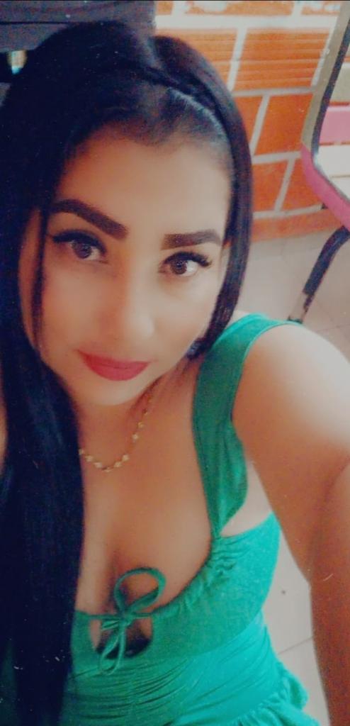 643915329: Chica busca chico en Pontevedra