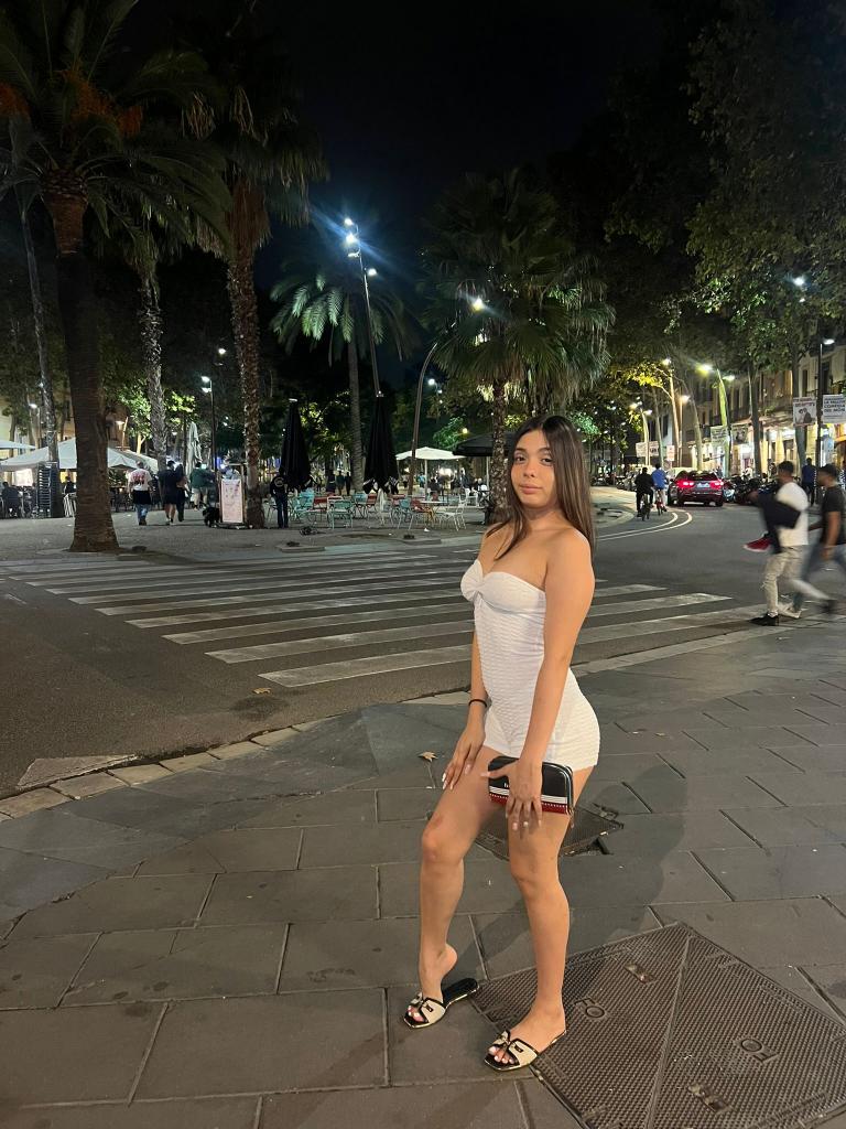 610888865: Chica busca chico en Madrid