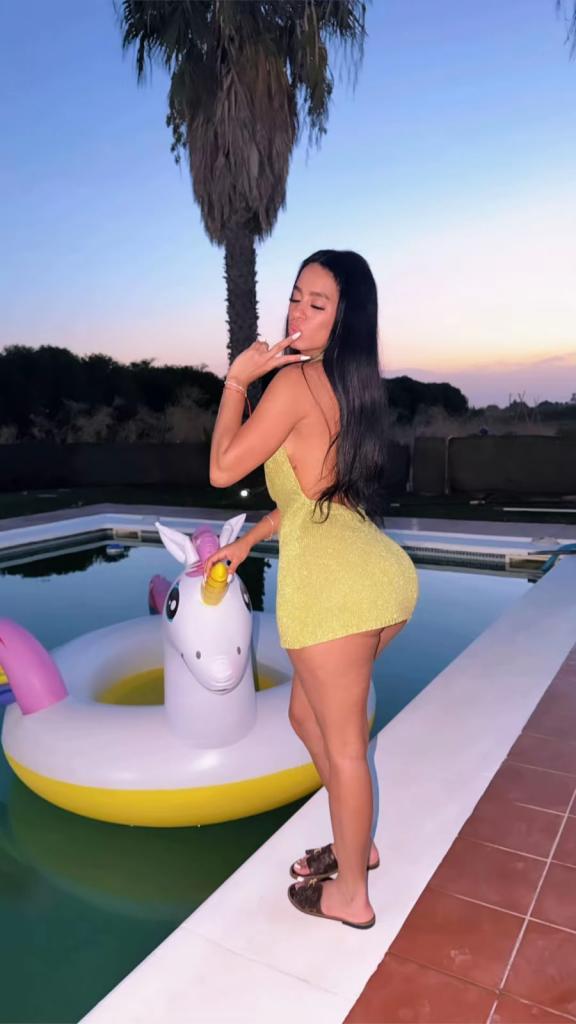 670448668: Chica busca chico en Sevilla