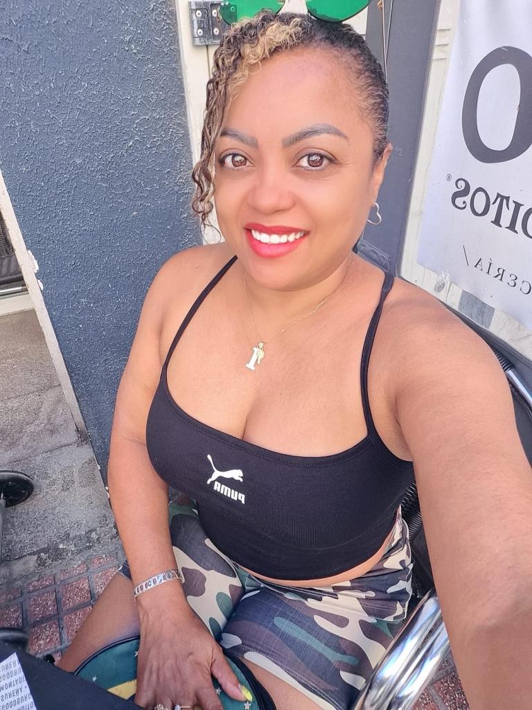 689739268: Chica busca chico en Zaragoza