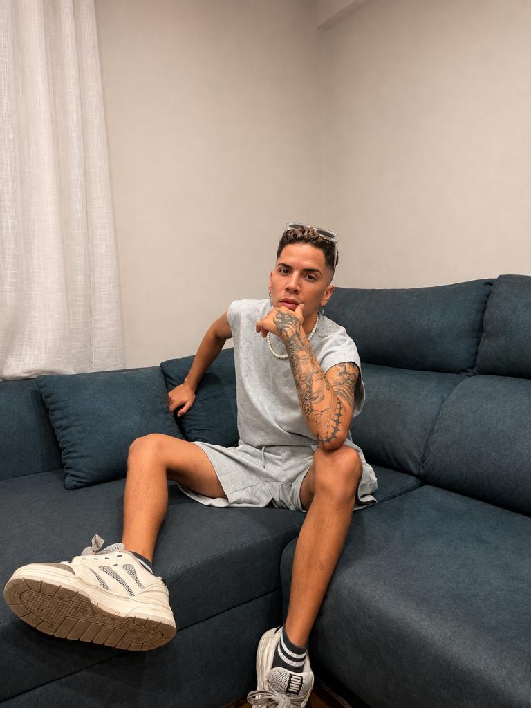 643093545: Chico busca chica en Málaga