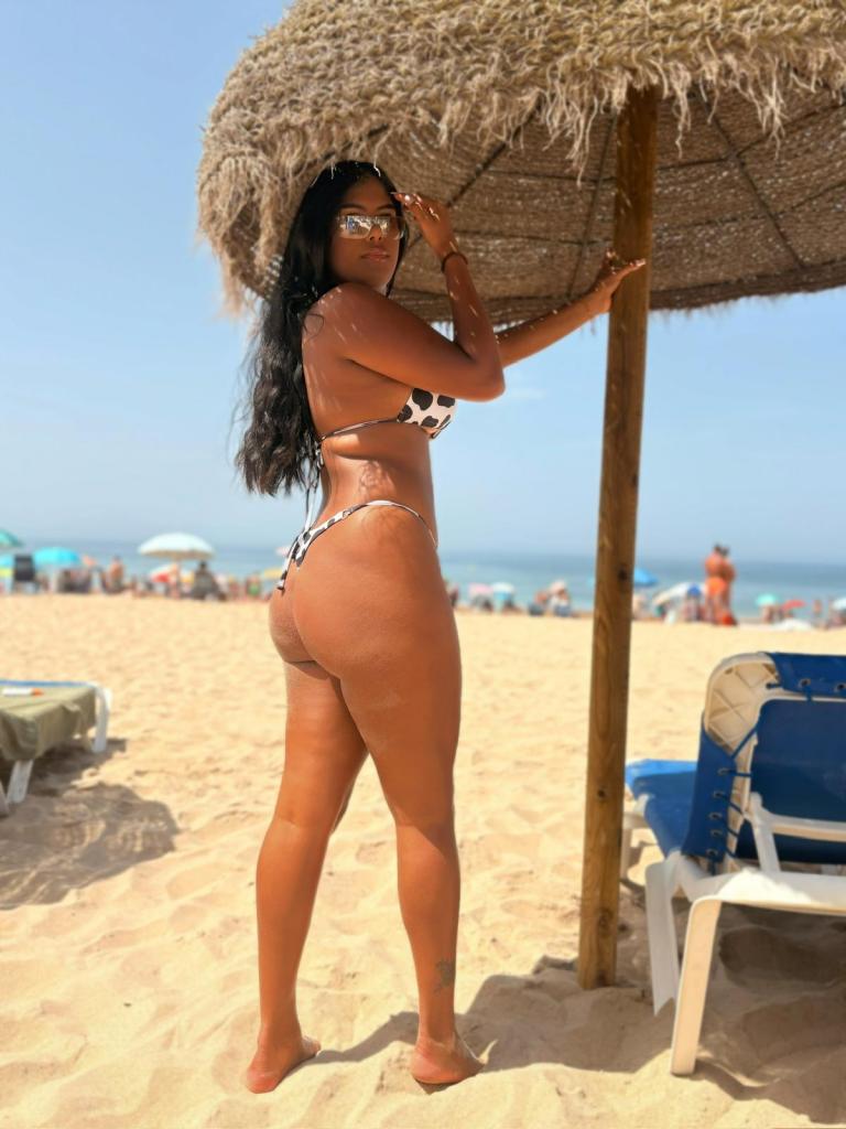 611253298: Chica busca chico en Gerona