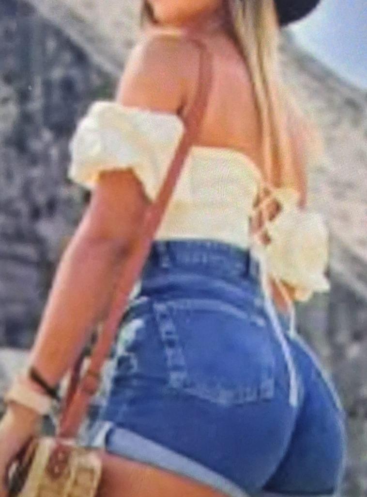 692519237: Chica busca chico en Barcelona