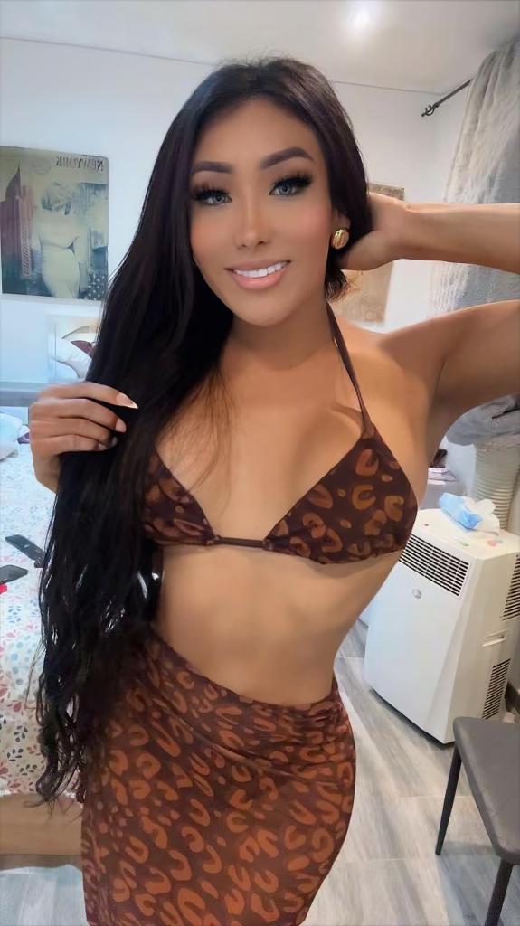 607208692: Transexual en Gerona