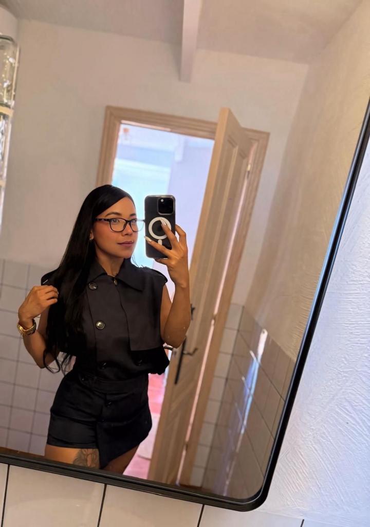 Chica busca chico en Tenerife: 