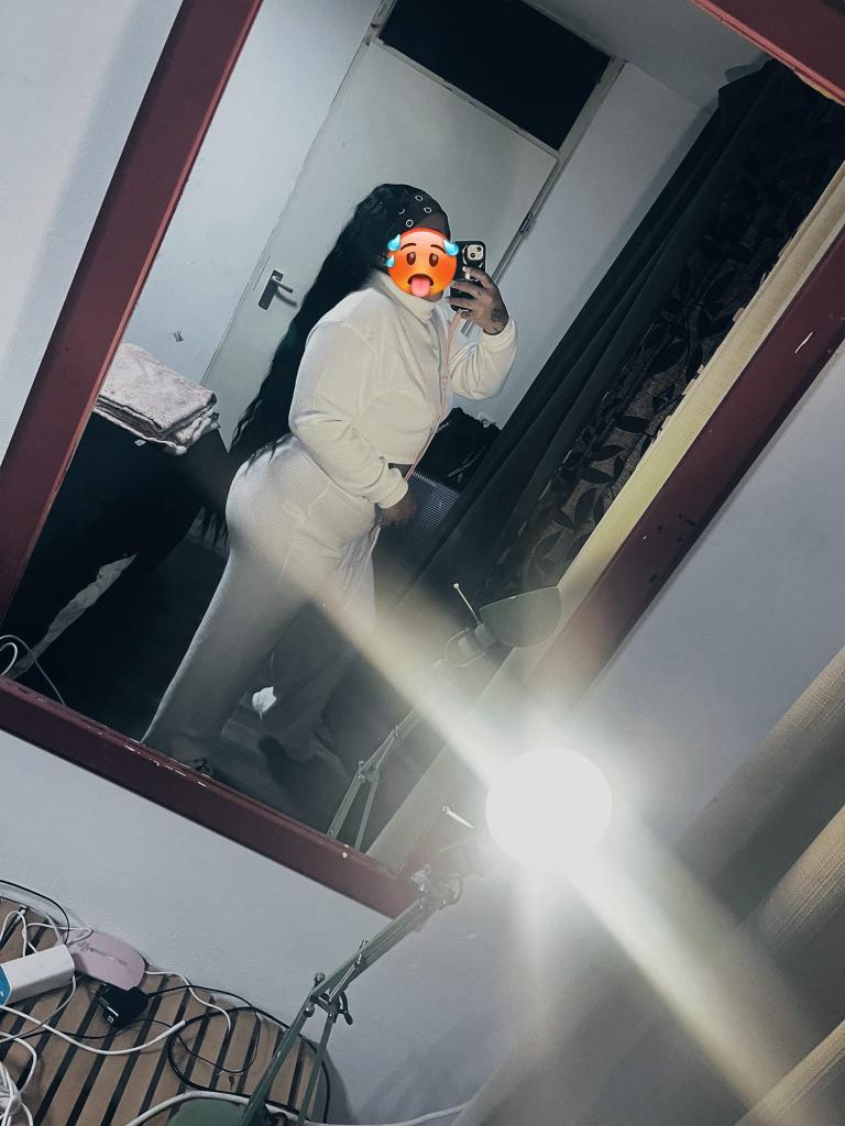 631990193: Chica busca chico en Alicante