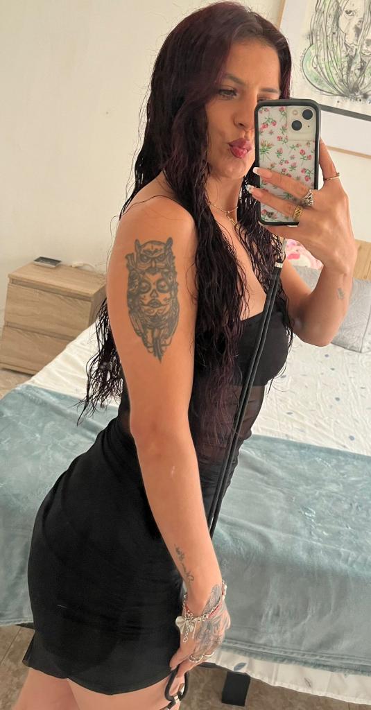672144982: Chica busca chico en Barcelona