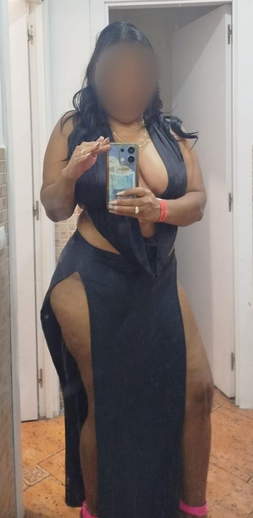 612208104: Chica busca chico en Sevilla