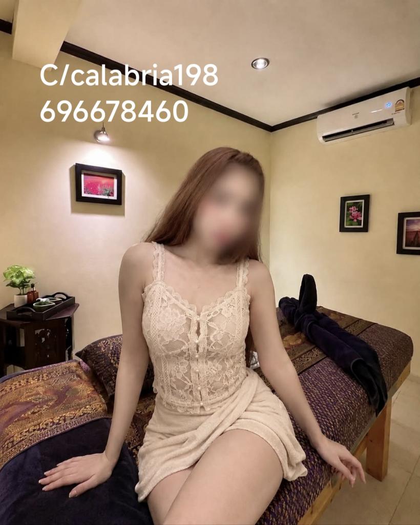 696678460: Chica busca chico en Barcelona