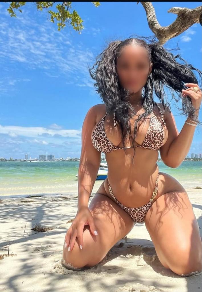 Chica busca chico en Cádiz: 