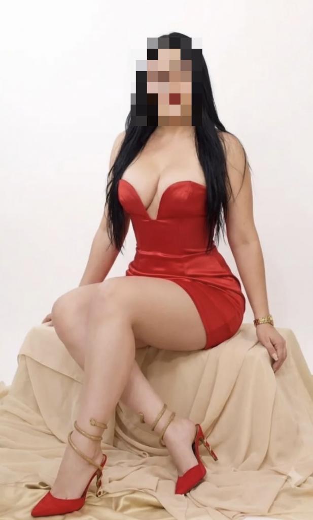 664439961: Chica busca chico en Lugo