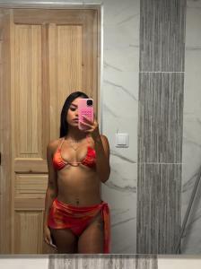 745019032: Chica busca chico en Madrid