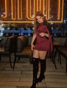 745050997: Chica busca chico en Pontevedra
