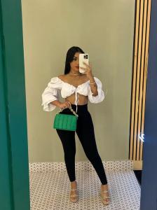 691286785: Chica busca chico en Cádiz