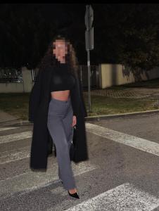 643572481: Chica busca chico en Madrid