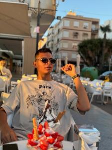 637485625: Chico busca chica en Valencia
