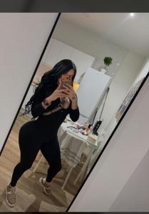 670866850: Chica busca chico en Barcelona