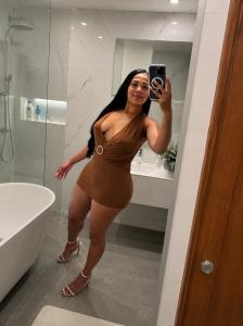 613925331: Chica busca chico en Cádiz