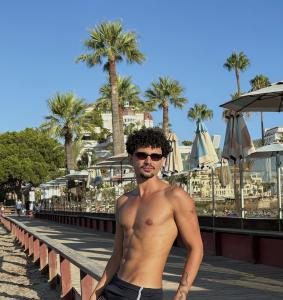 613904826: Chico busca chica en Madrid