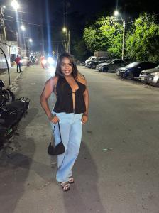 668540192: Chica busca chico en Barcelona