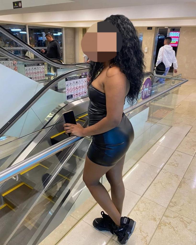 Chica busca chico en Huelva: 