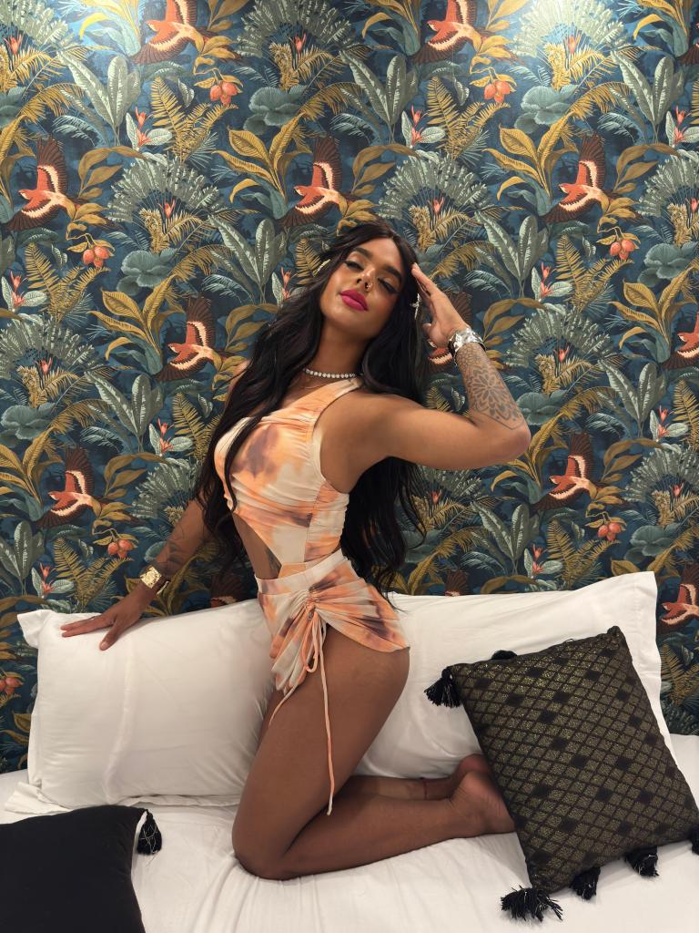 611357730: Transexual en Tenerife