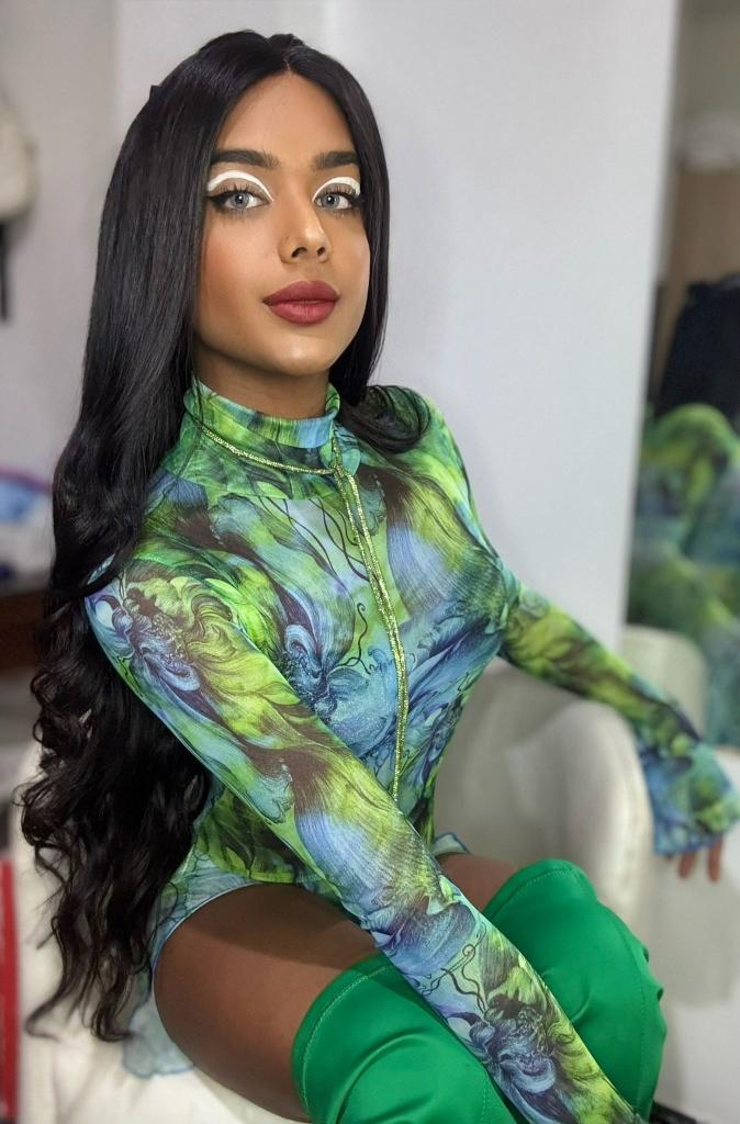 611357730: Travesti en Tenerife