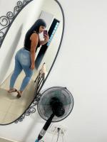 617964068: Chica busca chico en Barcelona