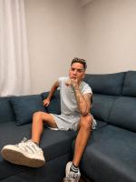 643093545: Chico busca chica en Málaga