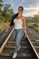 613925331: Chica busca chico en Cádiz