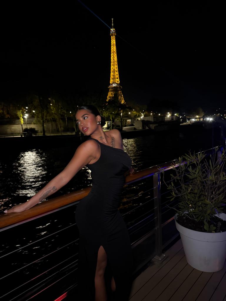 657468340: Chica busca chico en Madrid