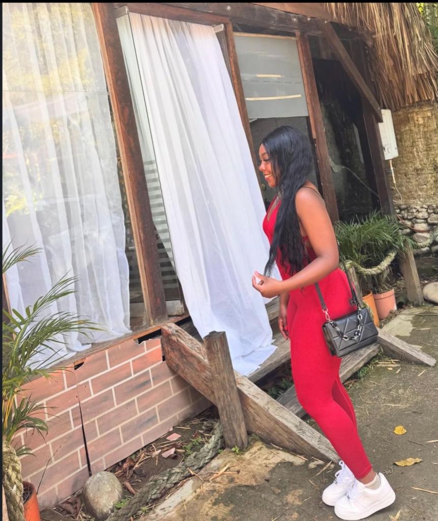 742049441: Chica busca chico en La Coruña