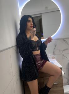 654659343: Chica busca chico en Madrid