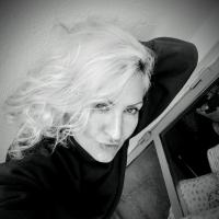 663589874: Chica busca chico en Málaga