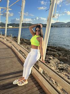 Chica busca chico en Ibiza: 