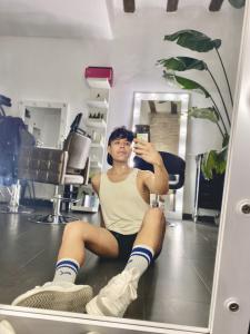 661809209: Chico busca chica en Barcelona