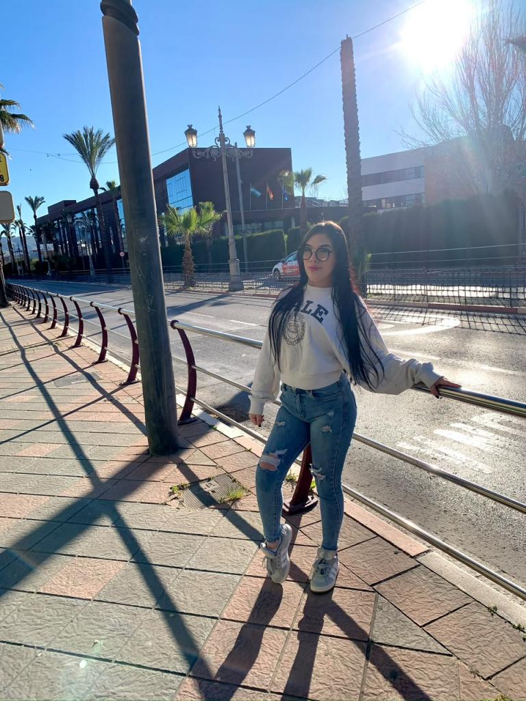 Chica busca chico en Granada: 